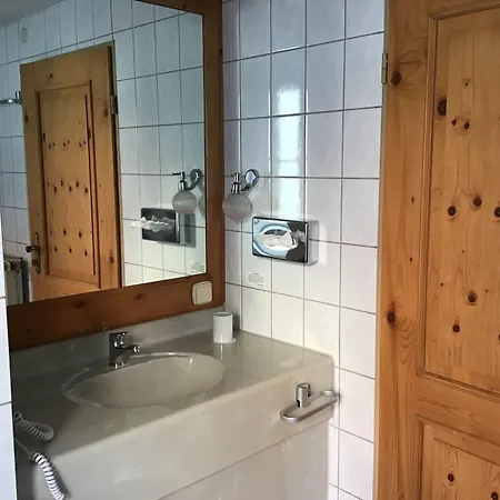 Otel Historikhotel Ochsen 3*